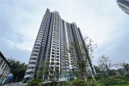 南外石化南苑3室2厅2卫70万99.8m2精装出售